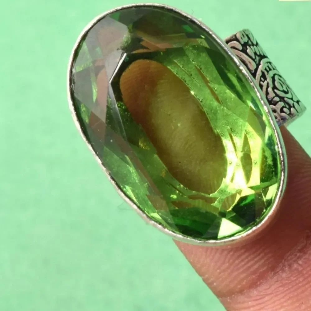 Green Glass Crystal Oval Ring - Size 7
